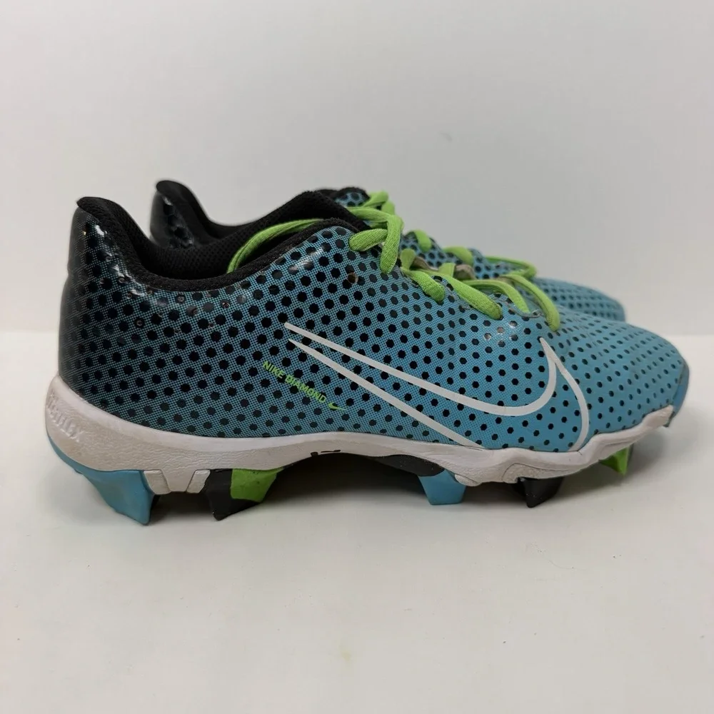 Nike lace up